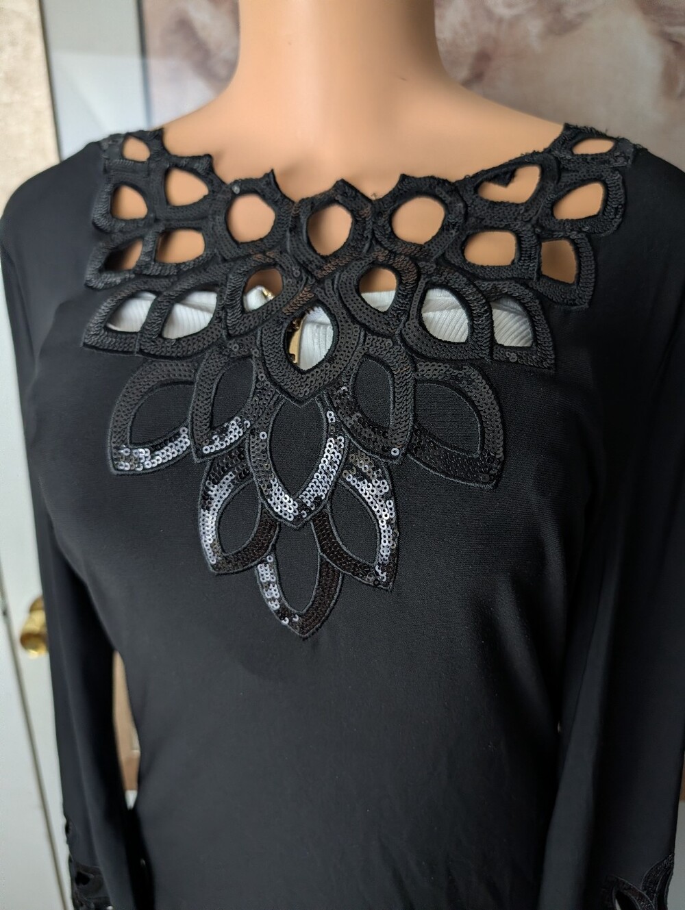 Joseph Ribkoff Black Long-Sleeve Top Cutout Neckline & Sequin Appliqué Size 12 - Picture 2 of 7